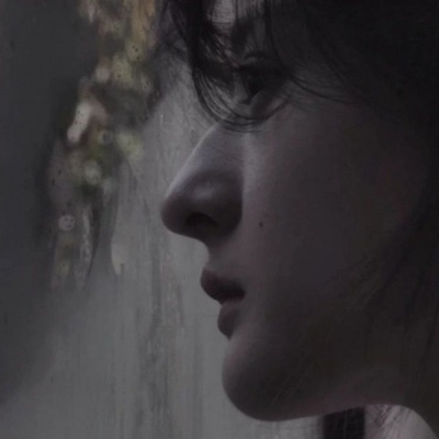 林弦 ins唯美气质魅力风成熟稳重女生头像