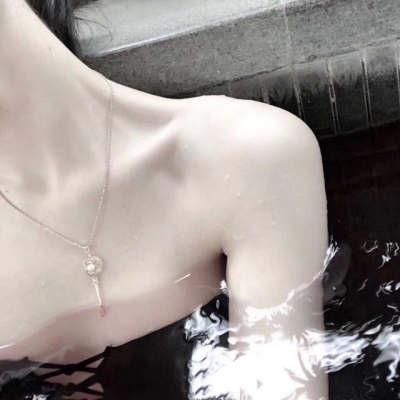 念七 性感部位锁骨女生头像