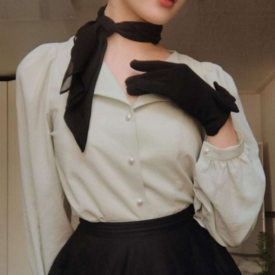 江淮：复古女生头像/自爱和独立才是意义上的成长