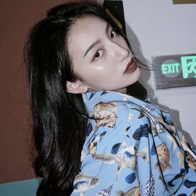 溺毙:蓝色系优质魅力女头.这苦我收下了 以后你的糖我也不稀罕了