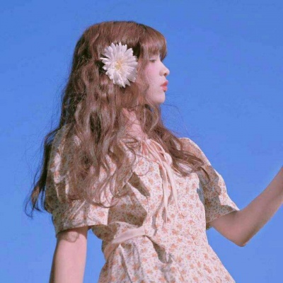 苏柒:真人版系列头像/温柔花系小姐姐