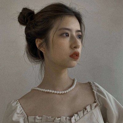 溺毙:高冷成熟简单气质魅力女头. 快乐奢侈 悲伤常态 ​​​