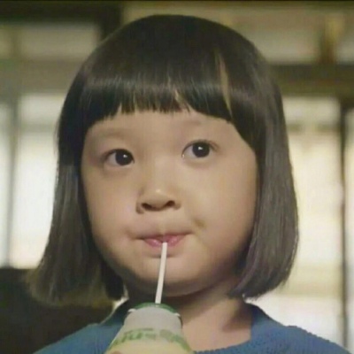 你是我纸短情长的雨季  也是我往后余生的晴空万里