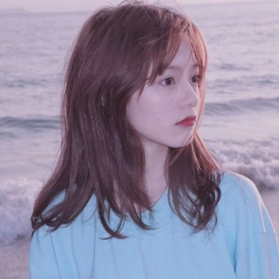 女生微信多人闺蜜头像  小朋友收起小小烦恼挂起月亮睡个好觉 易卿飒