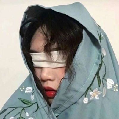 干练，不拖泥踏水，冷酷，简单。我想在这个世界纯粹一点。