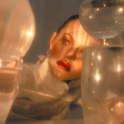 顾云曦.唯美意境橙色系背景图