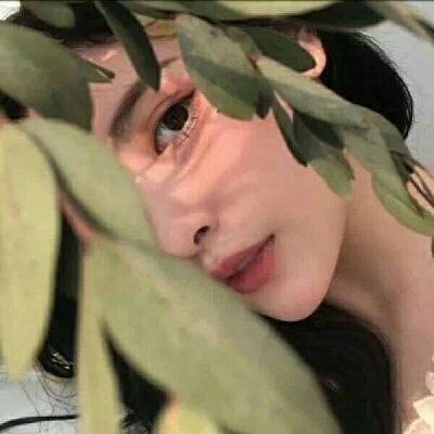 陈情｜绿色系女生头像 喜欢绿色的都可以了解一下.