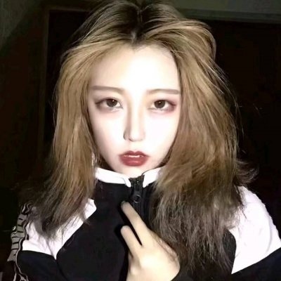 沈曦:成熟时尚女头  目光是你心里是你.