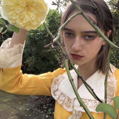 溺毙:欧美风成熟简单魅力女头.流浪的月亮和繁密的星辰姗姗来迟