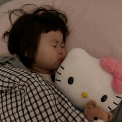顾云曦：搞笑可爱萌娃睡姿图片