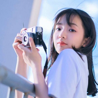 白灏宇:微信头像/女生/听闻远方有你，长途跋涉千里