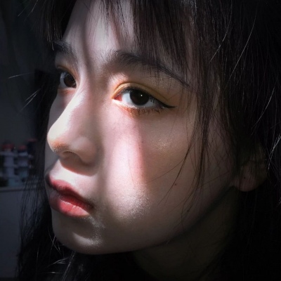 脸部特写部位女生精致头像 念七