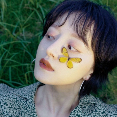 念七 原宿风女生精致优雅头像