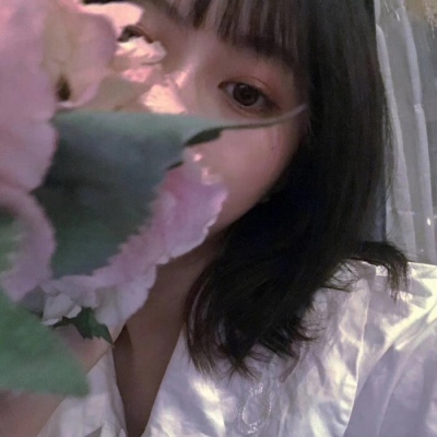 白灏宇:微信头像/女生/唯美/爱自己是终身浪漫的开始