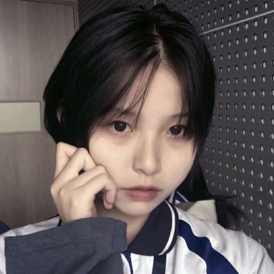 帝江:四人优质高端闺蜜头像/你的一句晚安，成全了我的失眠