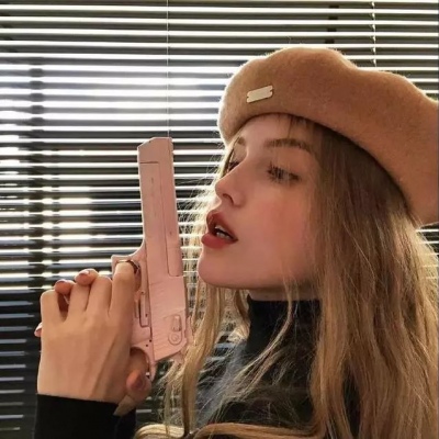 时屿：欧美女头 适应孤独，就像适应一种残疾