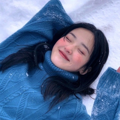 溺毙:唯美蓝色系意境简单女头.我爱了整个宇宙只为了跟你碰头