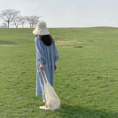 白灏宇:微信头像/女生/背影/愿思念泛滥成河的时候你就会乘舟而来