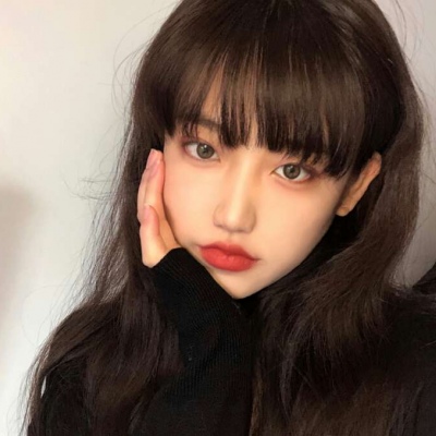 白灏宇:微信头像/女生/闺蜜/我与姑娘无缘，告诉桃花，不必开了