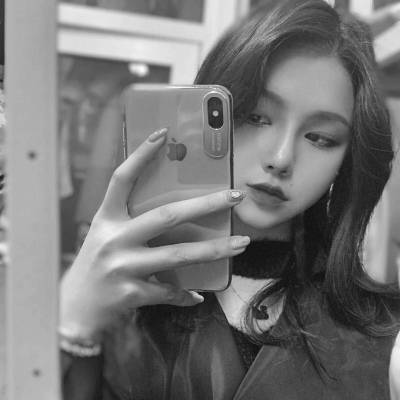 习惯性的靠近你，心早已坚强如钢筋