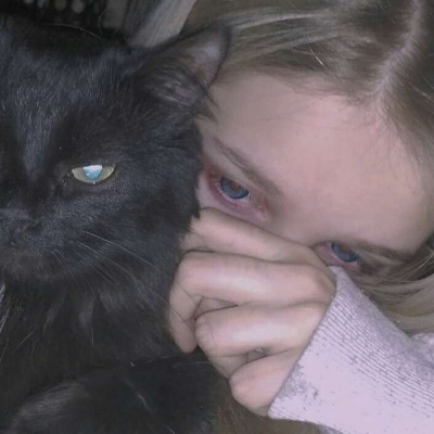 帅气高清欧美女头:Loving is the most beautiful things in the world，isn't it？