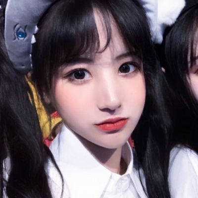 林哲 唯美成熟微信闺蜜组头 你的白马王子终有一天会到来 所以你要等