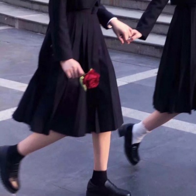 一对两张的可爱闺蜜头像/今生卖花  来世漂酿