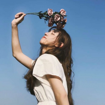 微信唯美简单气质女头‖希望下一次的邂逅 是被我们已经预谋的.