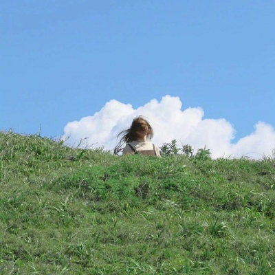 念七 原宿绿色背景图