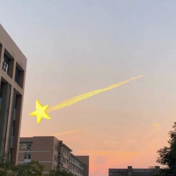 小薏/补全剩下的可爱手绘天空图      别让生活磨平了你的风情万种