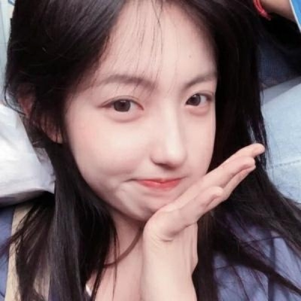 茶儿.  优质闺蜜两人女头/别辜负时光 别辜负自己 愿你成为你想成为的人