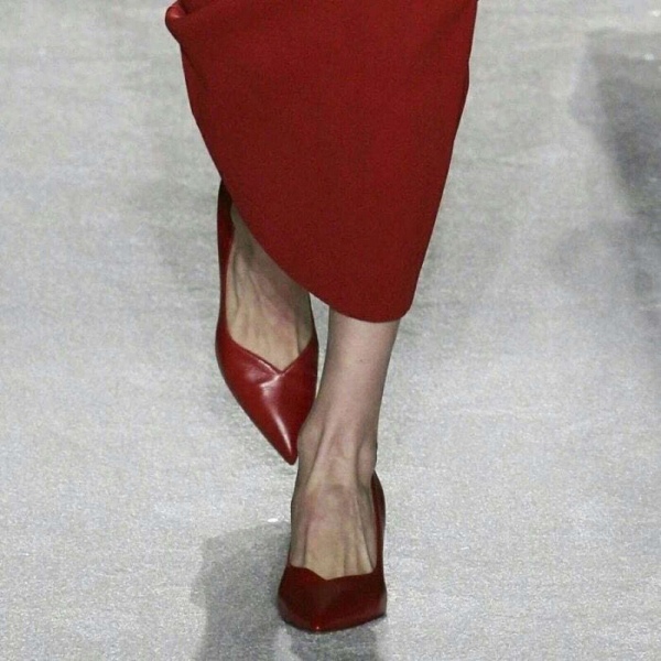 R-红色系背景头像 太急没有故事 太缓没有人生