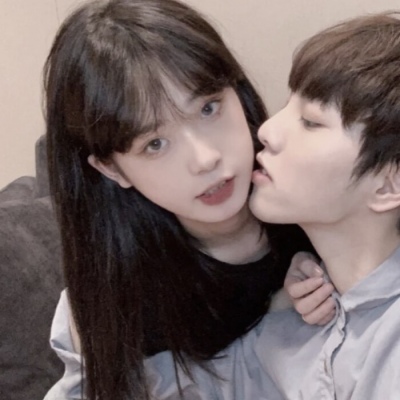 白灏宇:情侣头像/真人/唯美/认真生活就会发现生活藏起来的糖果