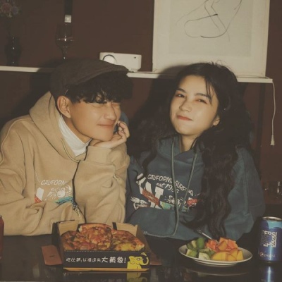 林弦 一对两张唯美原宿风真人恩爱情头