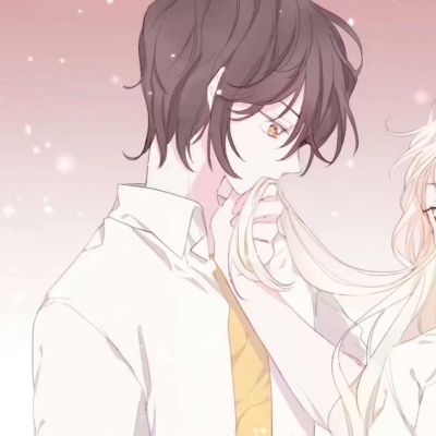 “超唯美的动漫情侣头像”，踮着脚爱一个人迟早会摔倒，愿你永远被爱