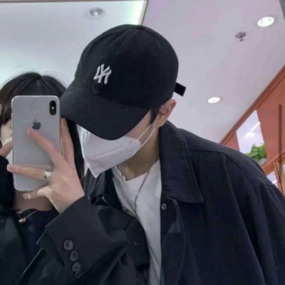 喜欢你的人很多，不只我一个，但我喜欢的人很少只有你一个