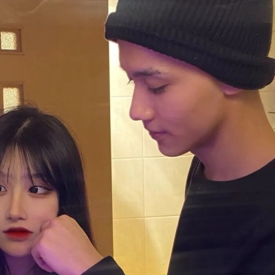 真人情侣头像 靓女最爱 拿图点赞谢谢宝