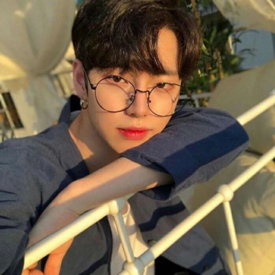 陈情｜ins男头  星星坠入凡间 你将近在我身边.