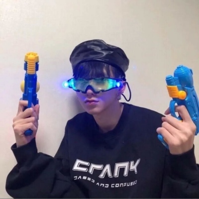 乔婧/“只有枕头知道我的难过。”