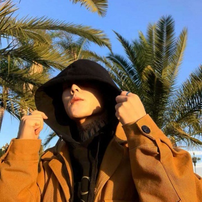 江奕/大哥成熟头像/拥抱吗趁现在