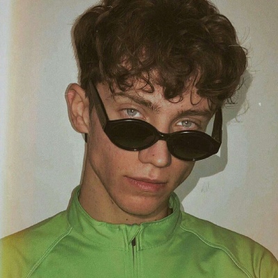 好想在你眼中狂奔。