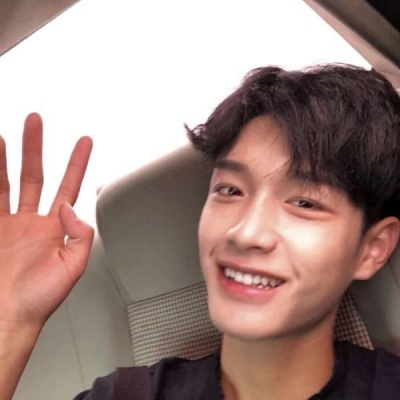 帅气成熟的男生头像./