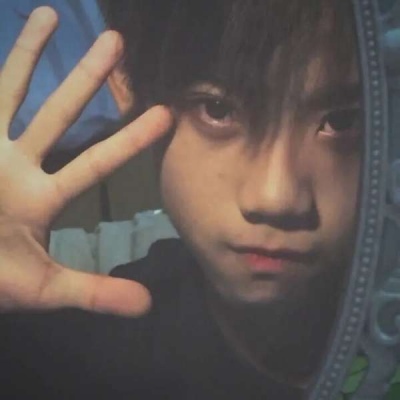 优质男头.／江陌