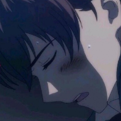 记忆是条长线盘旋在天边，沉浮中以为情深