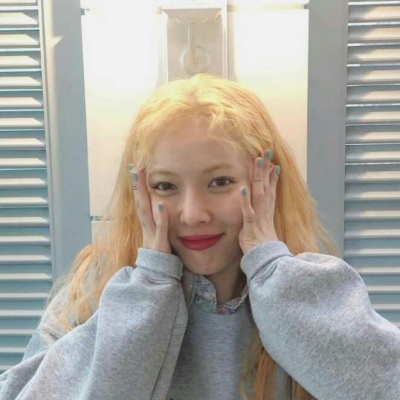 女生头像/等不到月亮那就熬着看太阳