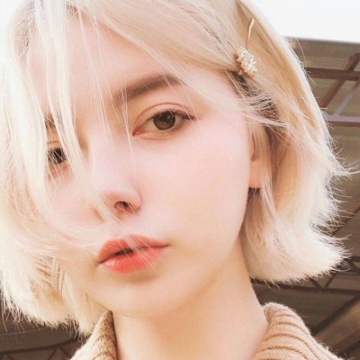 欧美ins风外国可爱超甜小姐姐头像?快来点赞拿图吖