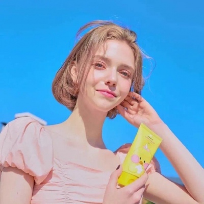 姜可染：欧美女头/微甜/微酷 冲