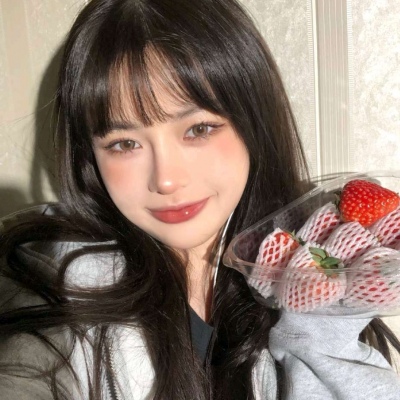 想做你的枕边书，怀中猫