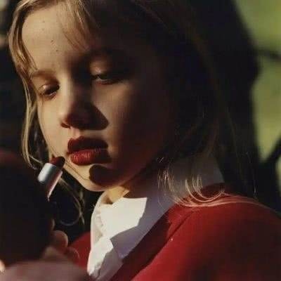 至尊版.欧美风头像:上天给你我很多变胖的机会 我都成功抓住了。