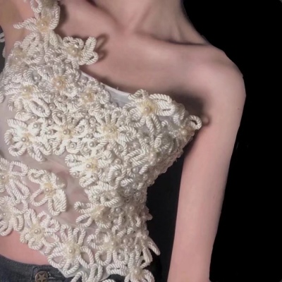 江七瑾：我提笔良久写不来甜蜜 身无所历无从写起